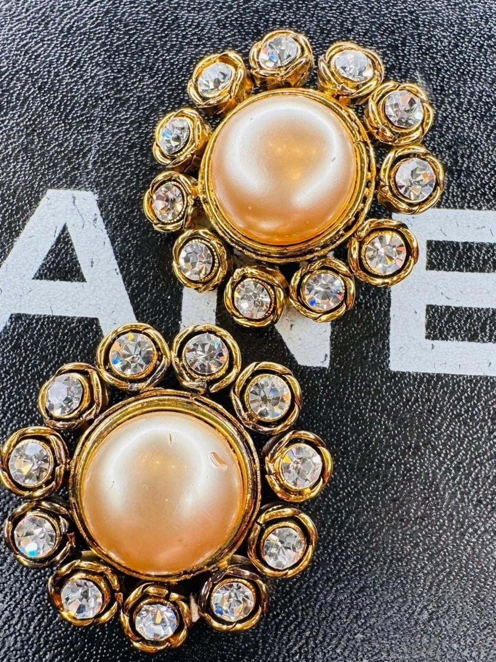 CHANEL VINTAGE CLIP ONS